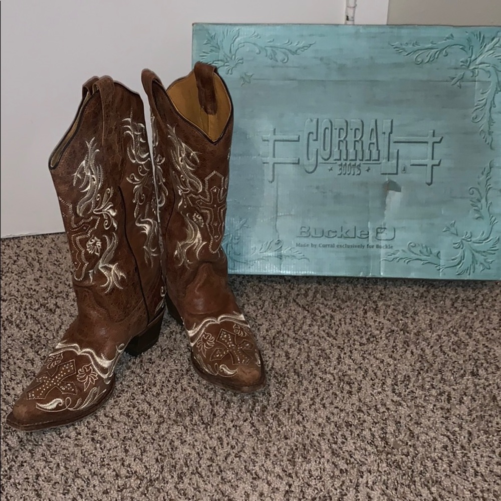 Corral Tan and Cream Embroidered Heeled Boots